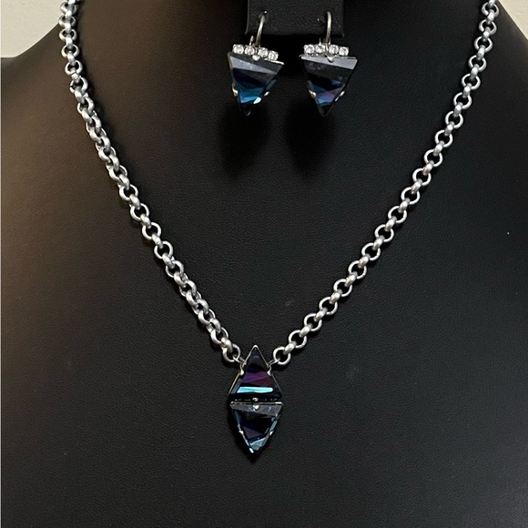 Sabika Organic Necklace and Drop Earrings. W/20 - Picture 3 of 5